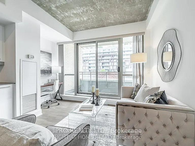 630 Queen St E #413 — Photo 6