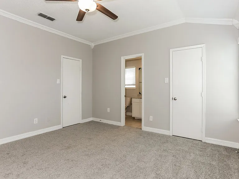 902 Beaufort Ct — Photo 11