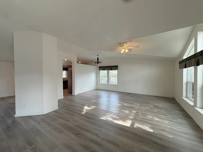 2828 Jerry St — Photo 5
