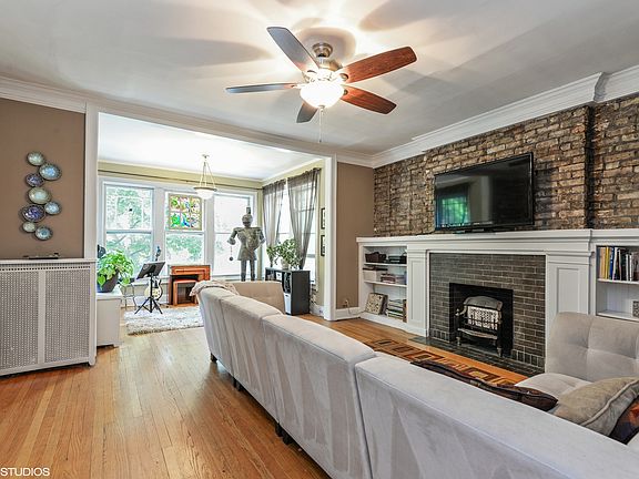 4th image of 6749 N Lakewood Ave #2