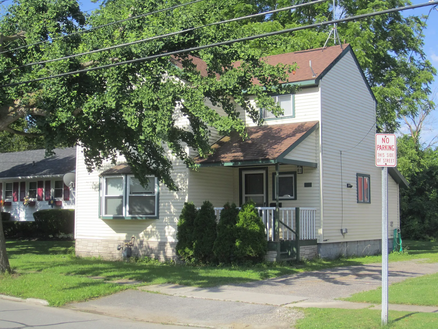2 bed, 1.5 bath, 1089 sqft, $1,300 — Photo 1