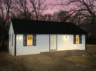 6906 Fulton Rd, Liberty, MO 64068