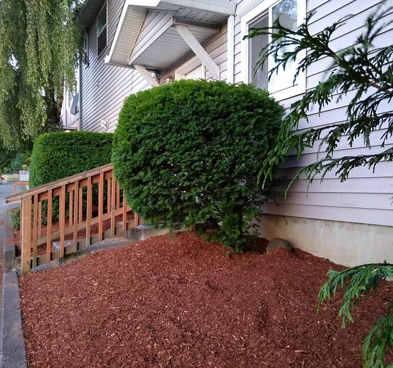 Front of 3 plex on Division St. Unit A entrance