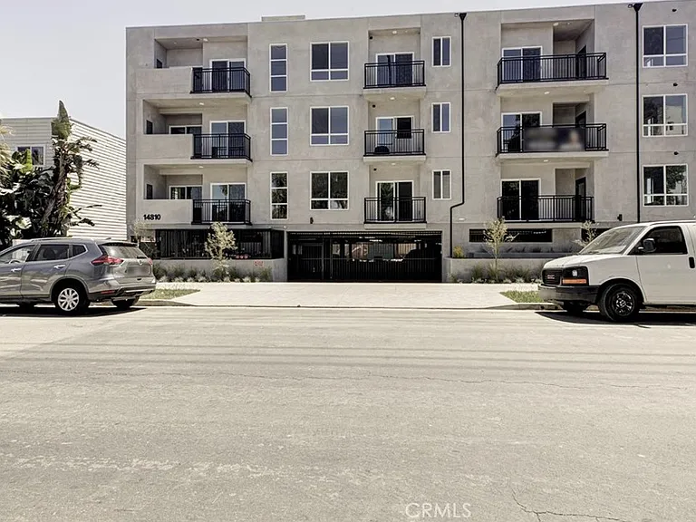 14810 Delano St #403 — Photo 1