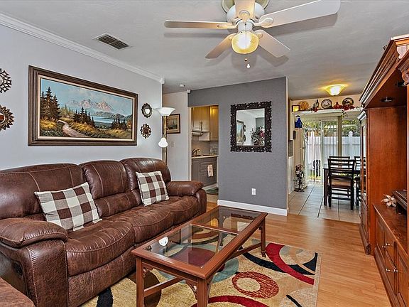 2nd image of 3822 Anna Dr