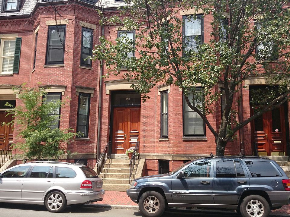 2nd image of 131 Mount Vernon St #1