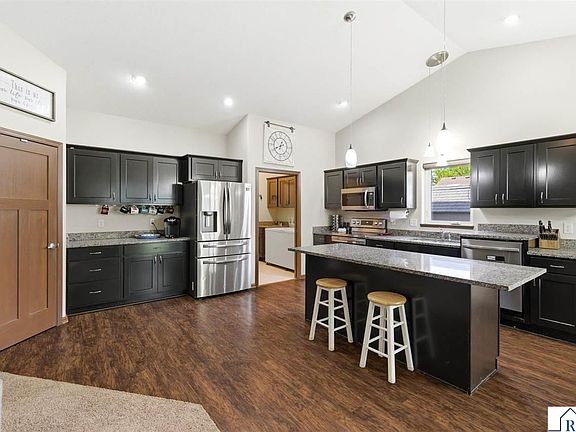 5th image of 300 Tanager Rd