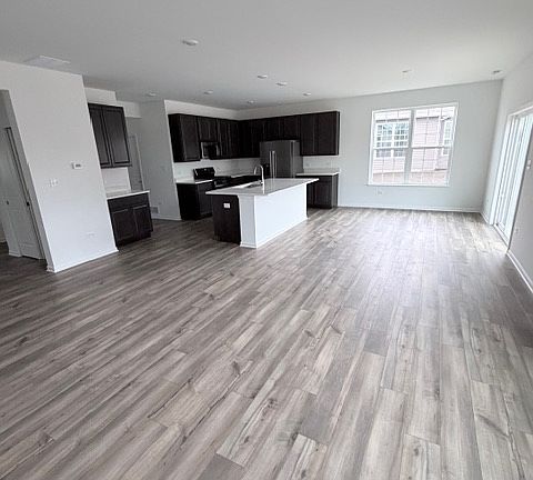 4th image of 5936 E 109th Ave