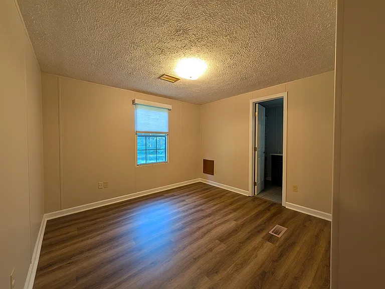 119 Robert Rd — Photo 8