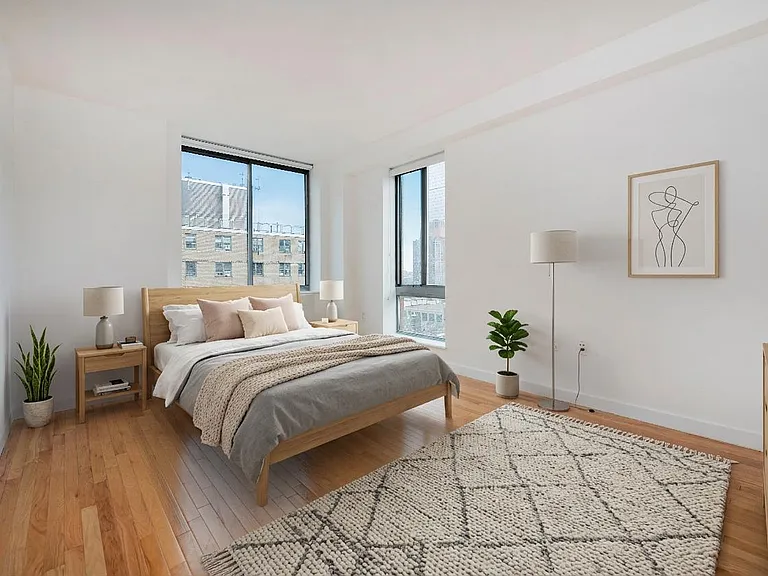 401 W 25th St #17E — Photo 2