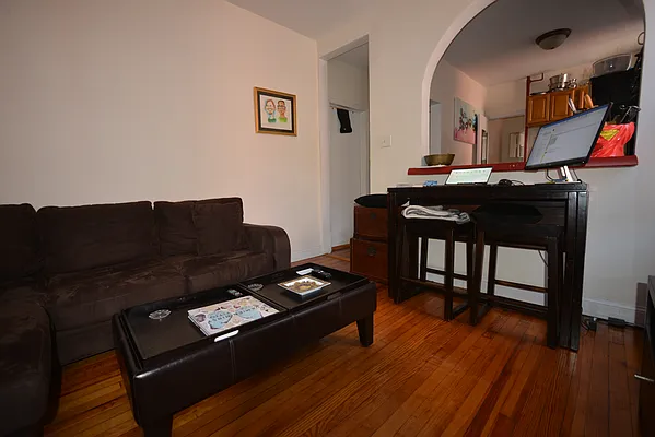 Rented by Voro, LLC | media 70