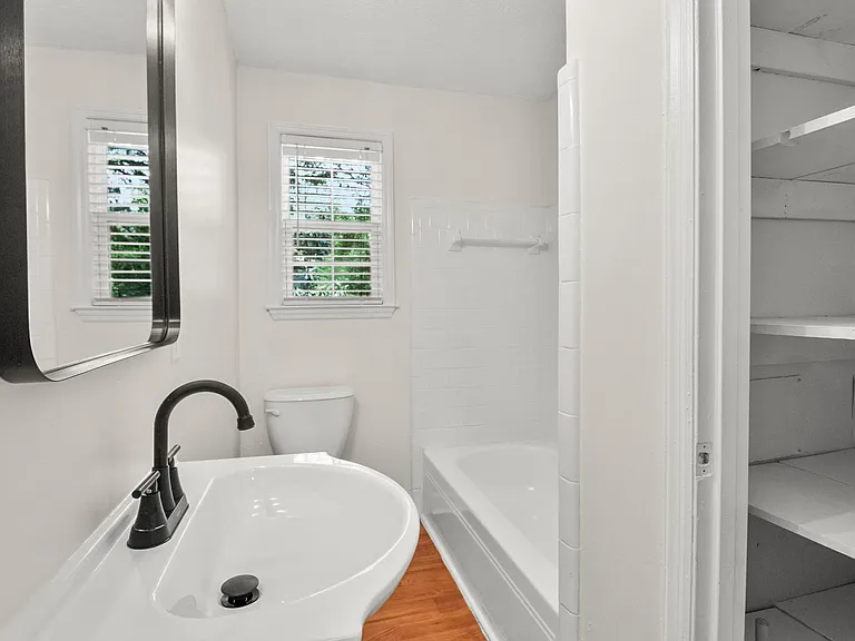 1399 Lockwood Dr SW — Photo 20