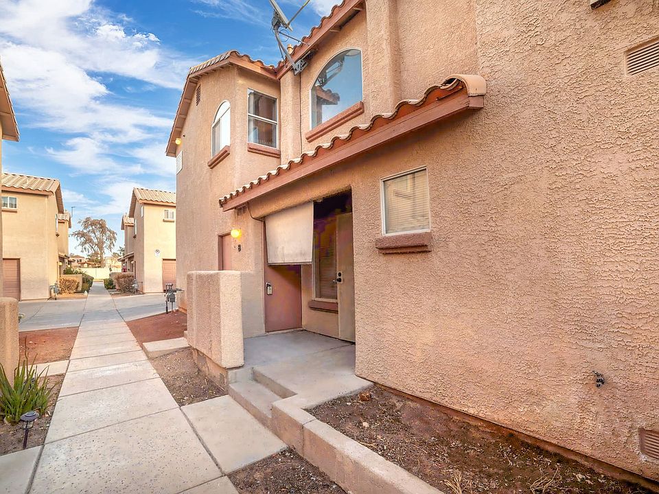 1st image of 555 Roxella Ln Unit B