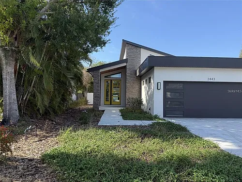 2443 Wood St Photo 1