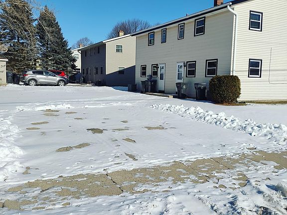 3rd image of 104 N Moreland Blvd