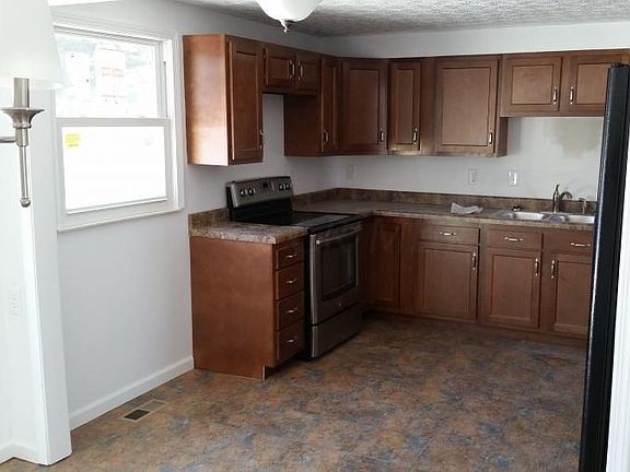 3rd image of 13372 Falmouth Ave Unit E