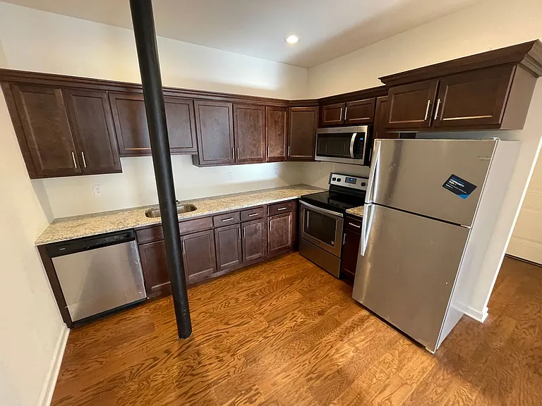 99 Pine Street — Photo 12