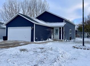 3648 Village Green Ln, Moorhead, MN 56560