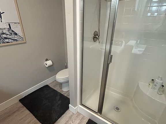 4th image of 104 Broken Pine Ln