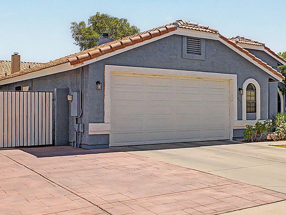 2nd image of 407 E CENTURY Avenue