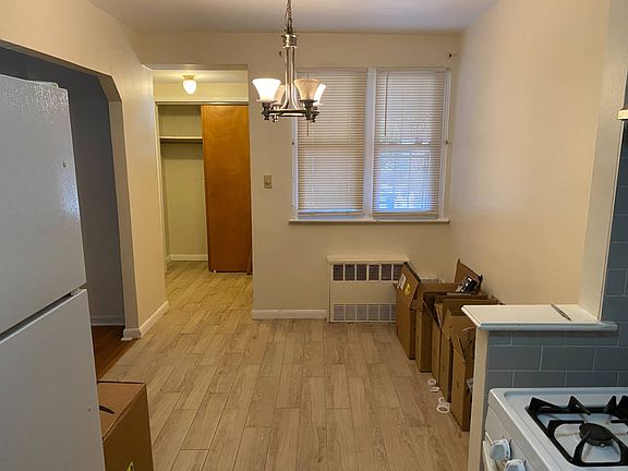 5th image of 731 E 102nd St