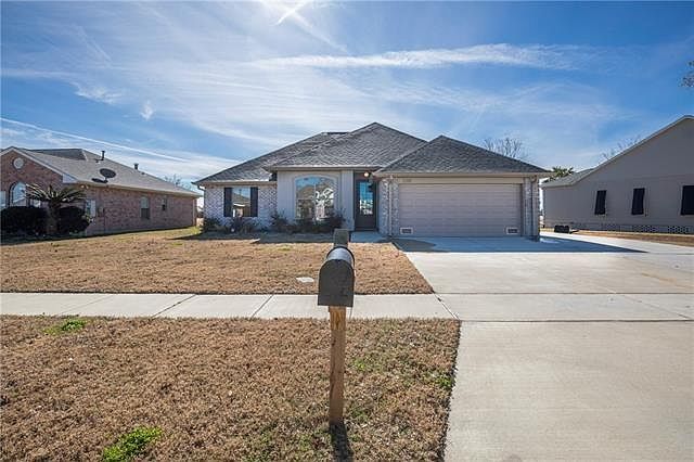 1st image of 2381 Country Club Dr