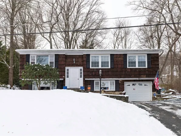 39 Worthington Drive W, Carmel, NY 10512
