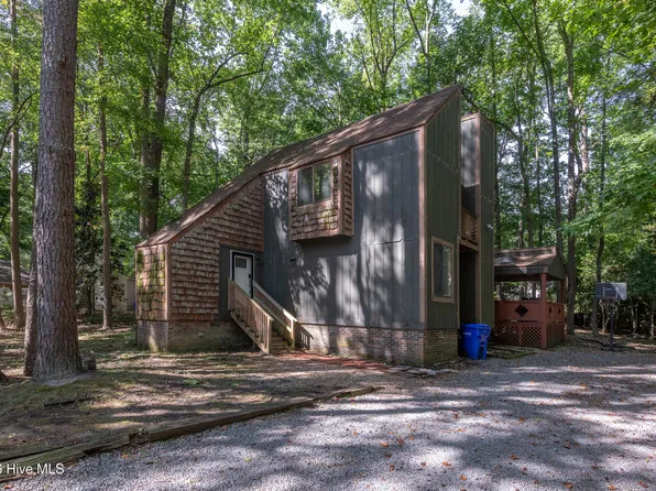 107 Tanglewood Drive, Greenville, NC 27858