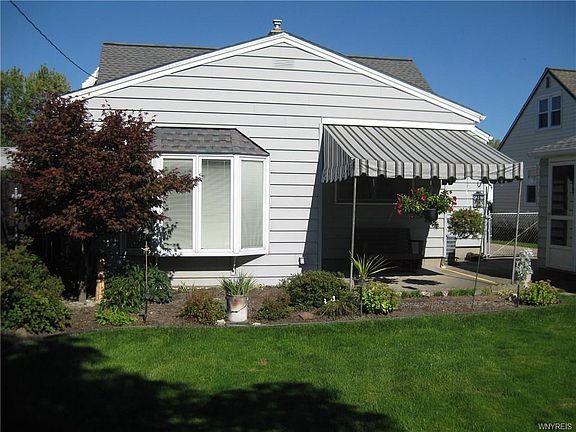 3rd image of 62 Canterbury Ln