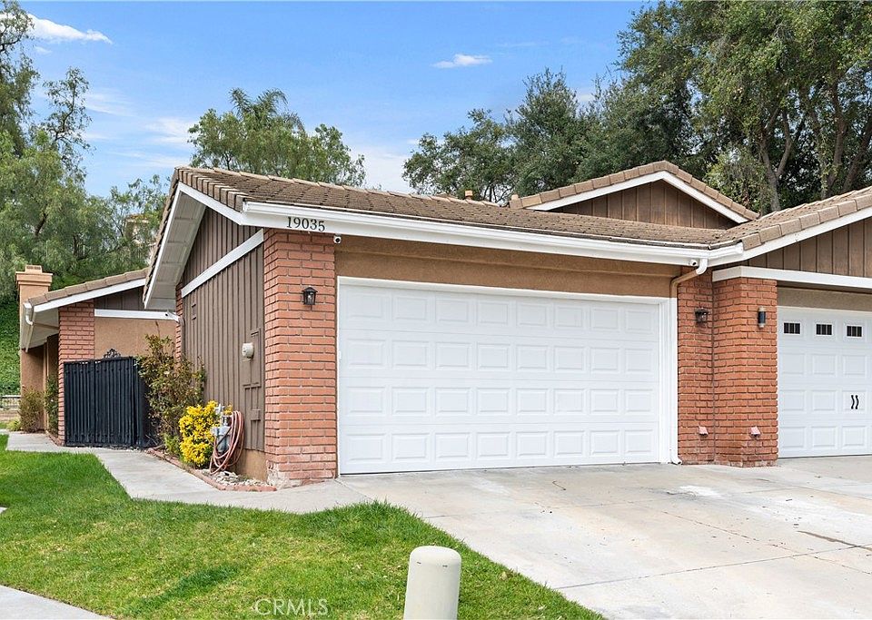 1st image of 19035 Wildwood Cir