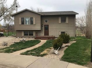 1112 S Cleveland Ave, Pierre, SD 57501