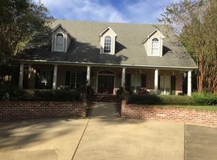 2455 Grangeway Rd, Marshall, TX 75672