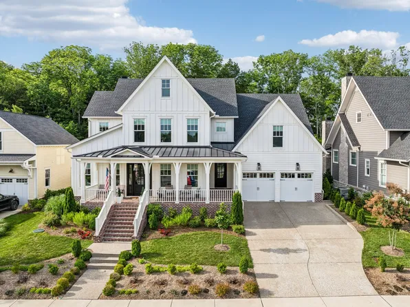 8668 Belladonna Dr, College Grove, TN 37046