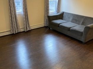 7046 175th St, Fresh Meadows, NY 11365