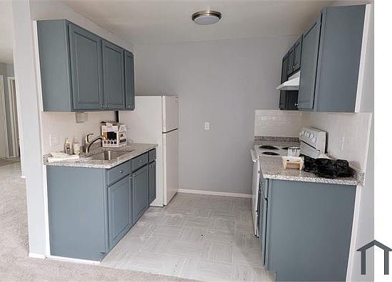 5th image of 303 Covington Dr APT 203