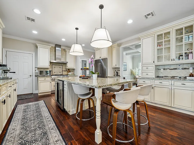 1233 Poplar Ave — Photo 10