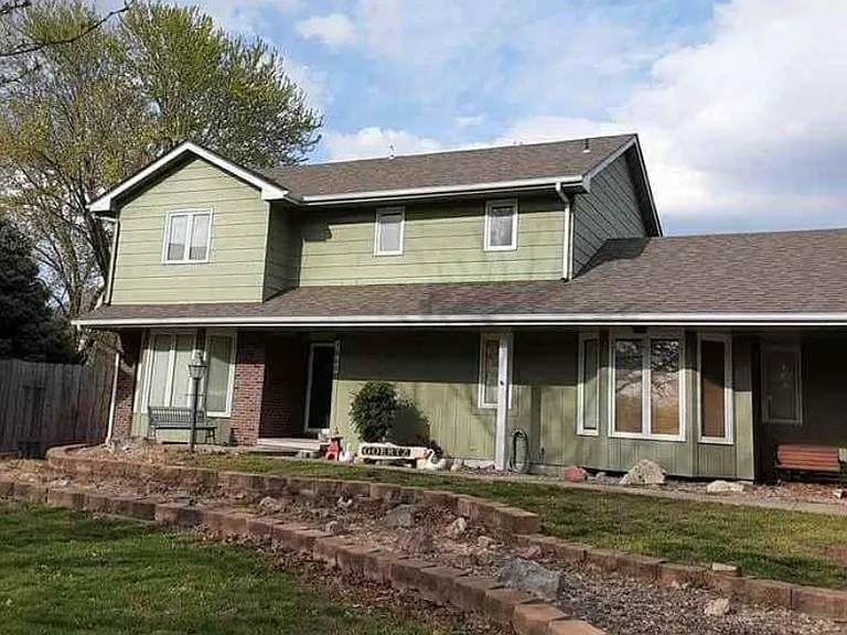 1660 N Lawrence Ct — Photo 2
