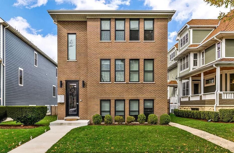 1st image of 3720 N Kedvale Ave Unit 2