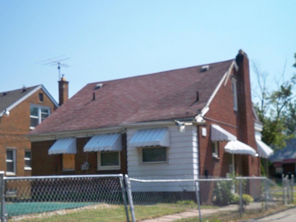 2nd image of 19701 Strathmoor St
