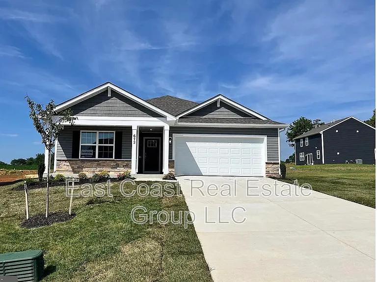 672 Armstrong Ave — Photo 1