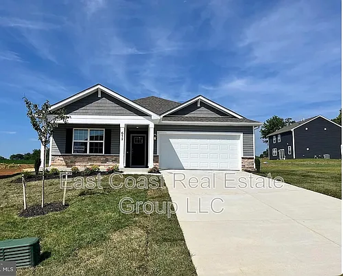672 Armstrong Ave Photo 1