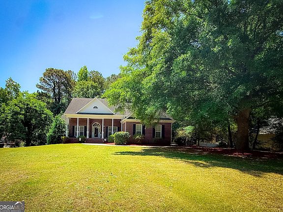 3rd image of 2028 Windfield Dr