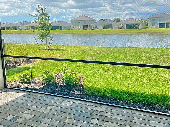 2nd image of 4344 Bluegrass Dr