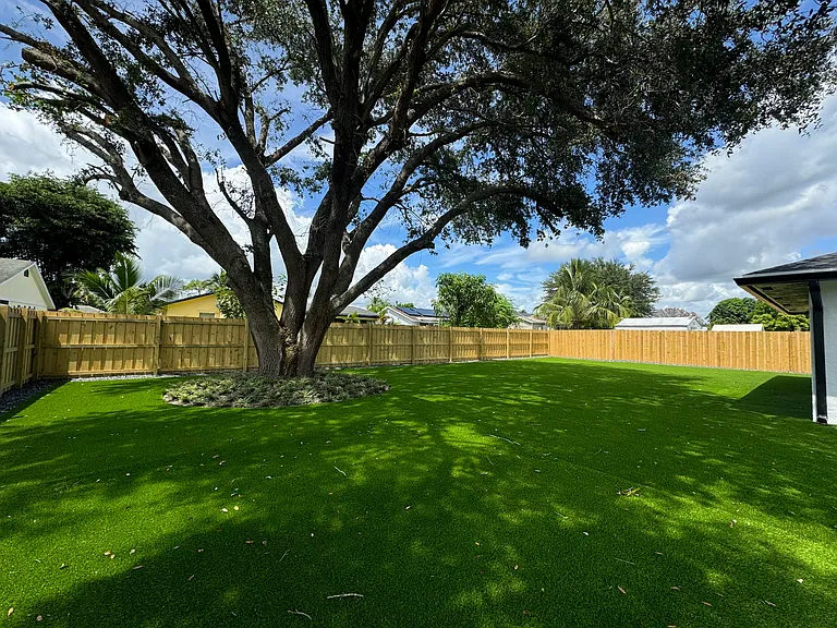 158 Cordoba Cir — Photo 2