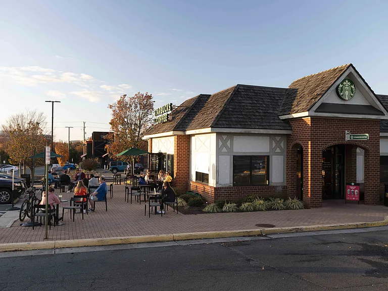 Shopping centers nearby with easily accessible everyday wants and needs