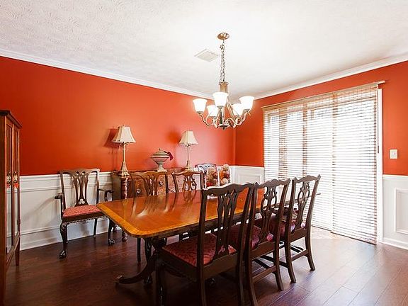 4th image of 6405 Deerings Ln