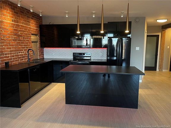 3rd image of 28 King St