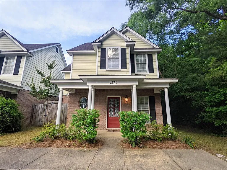 137 Greystone Blvd — Photo 3