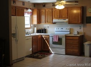 310 E Lynwood Dr, Athens, IL 62613