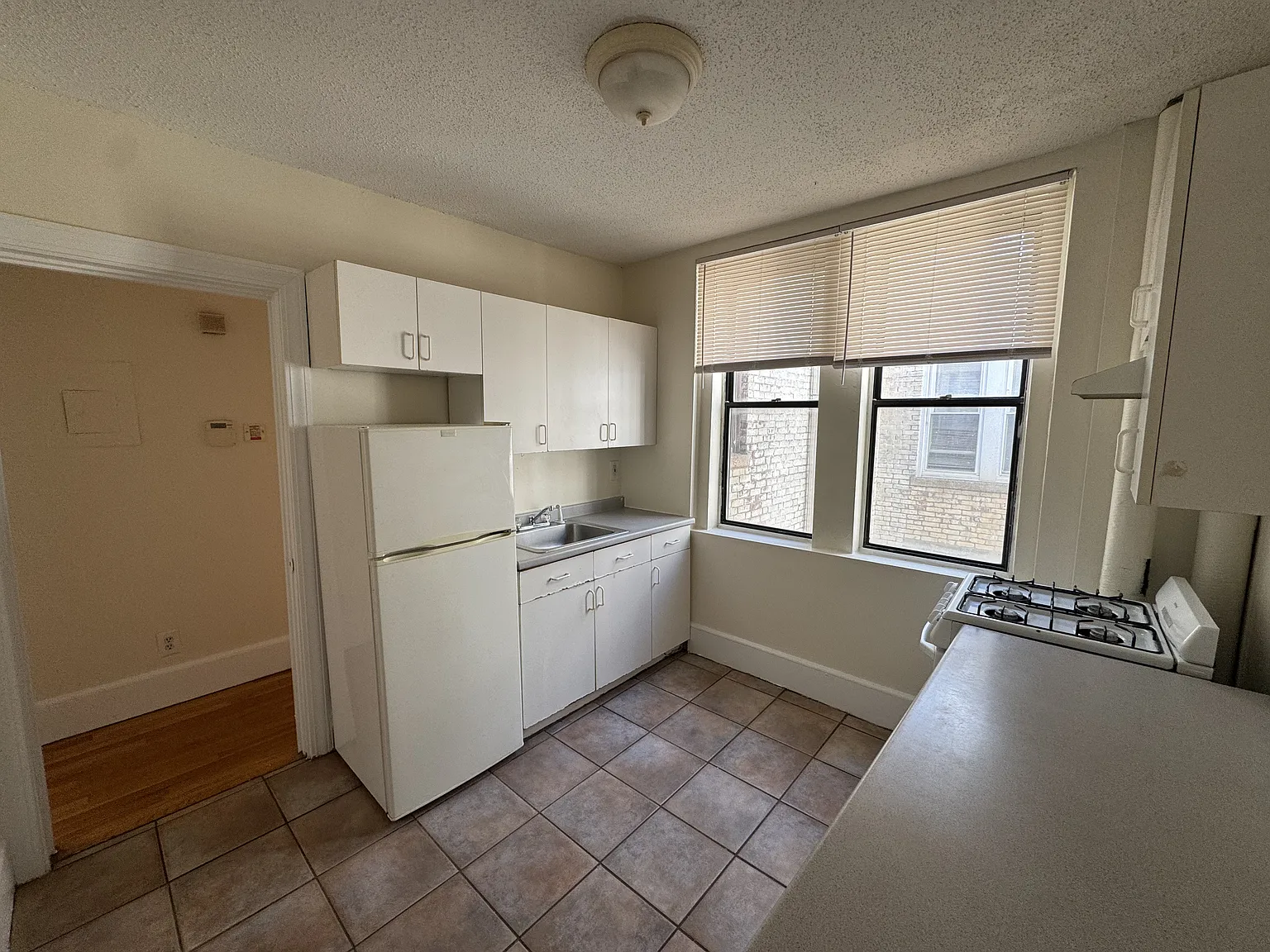 2 bed, $2,350 — Photo 4